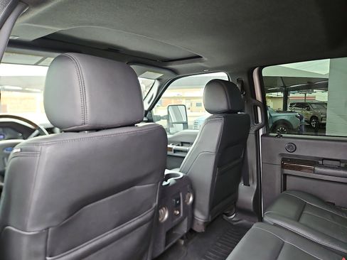 Used 2016 Ford F250 Platinum w/ FX4 Off-Road Package image 8