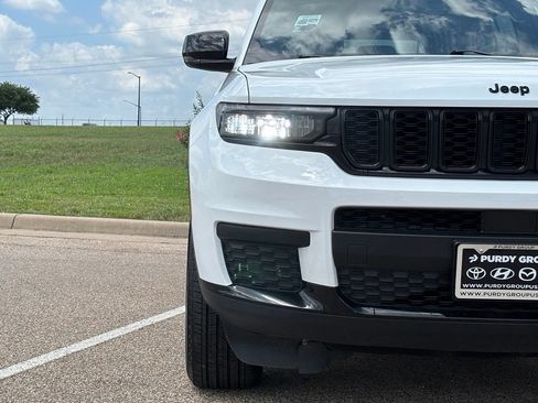 Used 2024 Jeep Grand Cherokee L Laredo AWD/4WD image 4