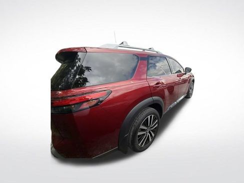 Used 2025 Nissan Pathfinder Platinum w/ Black Appearance Package FWD image 7