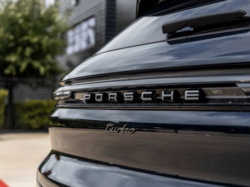 Certified 2025 Porsche Cayenne Turbo AWD/4WD image 14