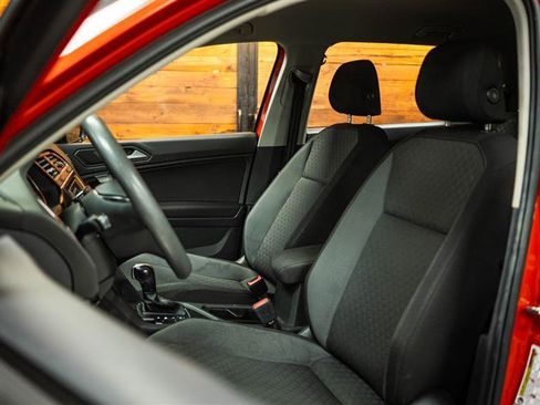 Used 2019 Volkswagen Tiguan S image 9