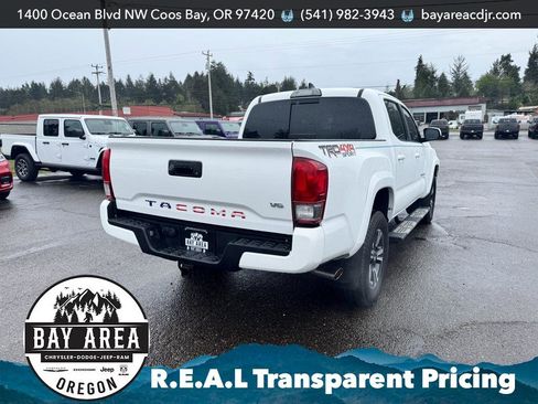 Used 2017 Toyota Tacoma 4x4 Double Cab image 5