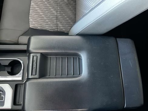 Used 2018 Toyota Tundra SR5 image 21