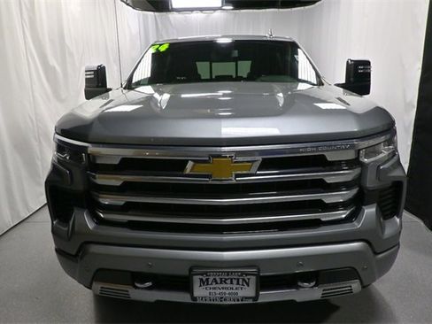 Used 2024 Chevrolet Silverado 1500 High Country w/ High Country Premium Package image 9