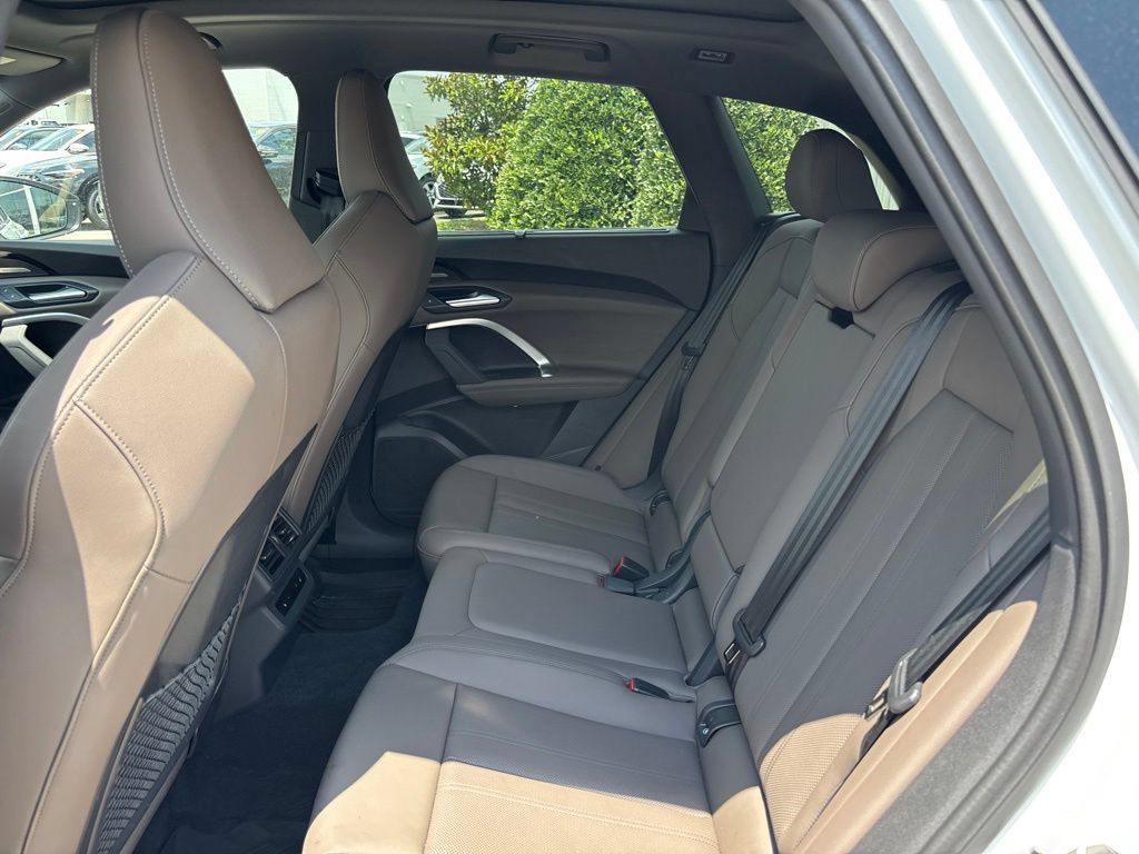 Used 2025 Audi Q5 Prestige AWD/4WD image 9