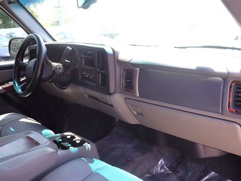 Used 2002 Chevrolet Tahoe LS w/ Traction Pkg RWD image 22