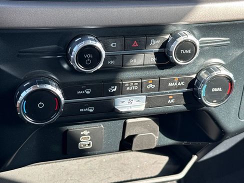 Used 2025 Ford F150 XLT w/ Equipment Group 301A Standard image 22