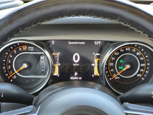 Used 2021 Jeep Gladiator Sport image 31