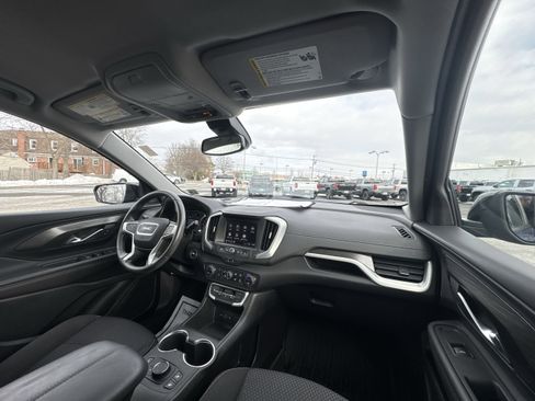 Used 2023 GMC Terrain SLE w/ Driver Convenience Package image 30