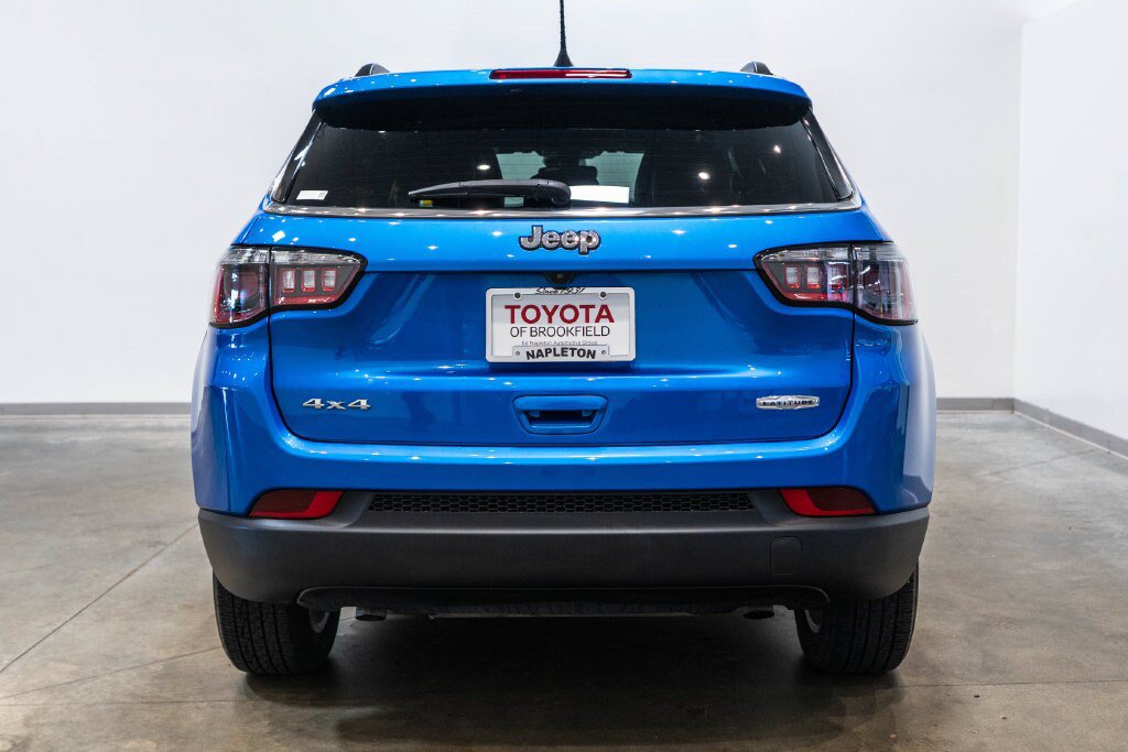 Used 2023 Jeep Compass Latitude w/ Convenience Group AWD/4WD image 8