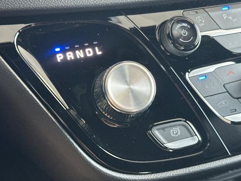 New 2025 Chrysler Voyager LX image 22