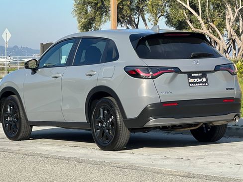 Used 2025 Honda HR-V Sport image 6