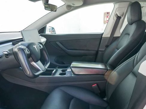 Used 2020 Tesla Model Y Long Range image 16