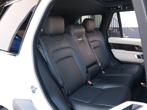 Used 2020 Land Rover Range Rover HSE image 31