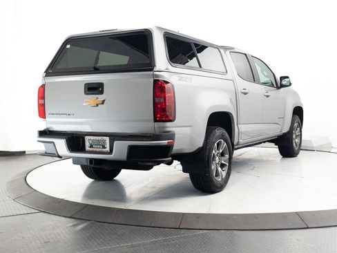Used 2018 Chevrolet Colorado Z71 AWD/4WD image 11