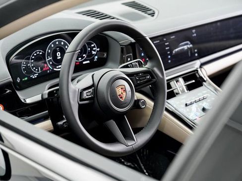 New 2026 Porsche Panamera 4 image 9