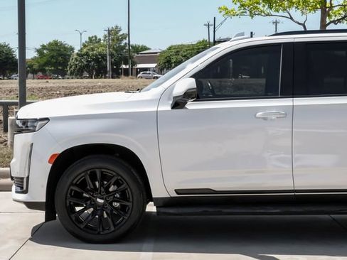 Used 2021 Cadillac Escalade Sport w/ LPO, ONYX Package RWD image 17