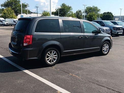 Used 2018 Dodge Grand Caravan SXT FWD image 4