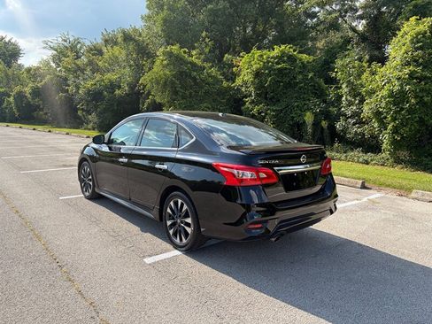 Used 2018 Nissan Sentra SR w/ Technology Package FWD image 3