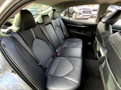 Used 2022 Toyota Camry SE FWD image 19