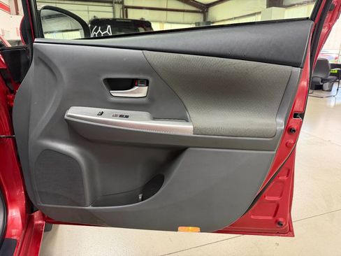 Used 2013 Toyota Prius V Three FWD image 16