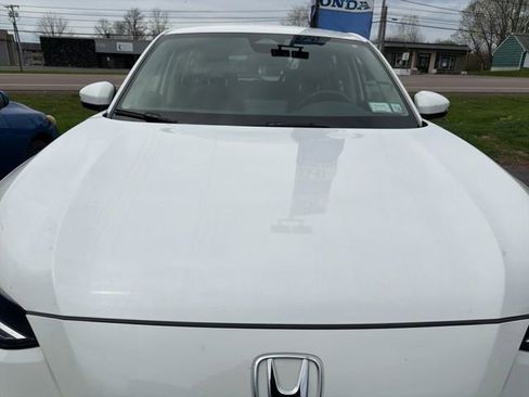 Certified 2024 Honda HR-V LX image 2