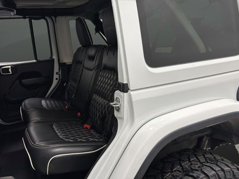 Used 2021 Jeep Wrangler Unlimited Rubicon AWD/4WD image 22