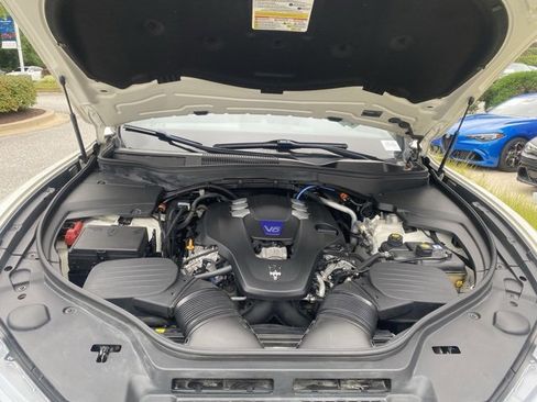 Used 2021 Maserati Levante S GranSport image 10