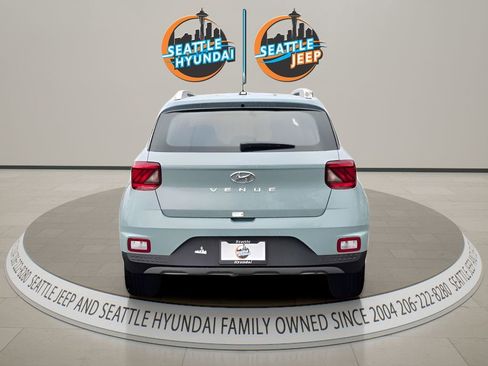 Used 2026 Hyundai Venue SEL image 4