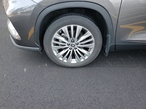 Used 2022 Toyota Highlander Platinum image 7