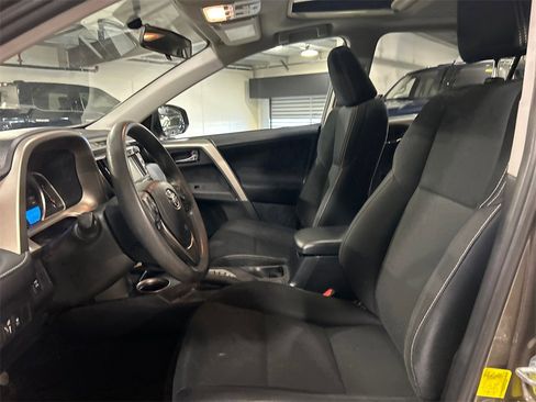 Used 2015 Toyota RAV4 XLE image 10