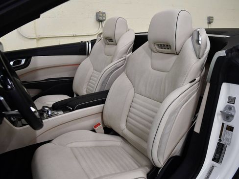 Used 2017 Mercedes-Benz SL 550 image 9