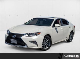Used 2018 Lexus ES 300h image 1