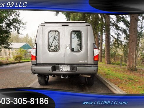 Used 2021 Nissan Titan SV w/ SV Convenience Package image 10