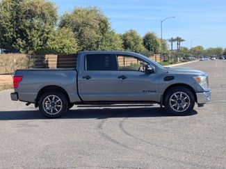 Used 2017 Nissan Titan SV video 2