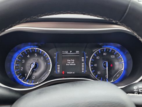 Certified 2023 Chrysler Voyager LX image 16