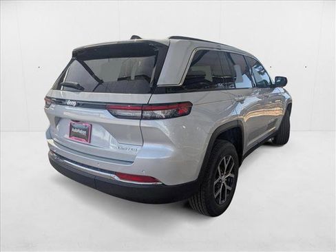 New 2025 Jeep Grand Cherokee Limited image 2