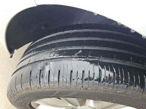 Used 2012 Buick Regal Leather image 8