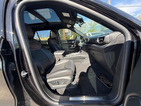 Used 2023 Ford Explorer Platinum w/ Technology Package AWD/4WD image 13