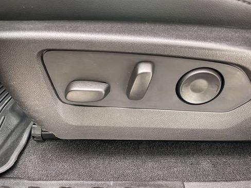 Used 2025 Chevrolet Colorado Trail Boss AWD/4WD image 12