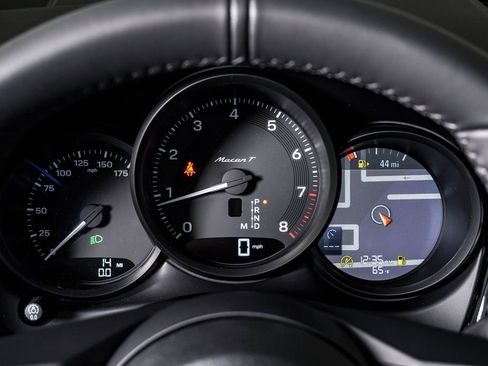 New 2026 Porsche Macan Turbo image 21