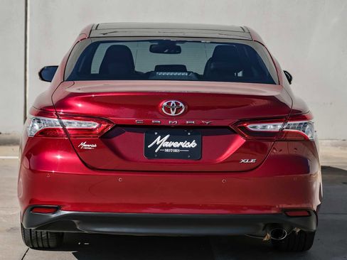 Used 2018 Toyota Camry XLE image 8