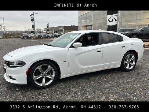 Used 2017 Dodge Charger R/T image 3