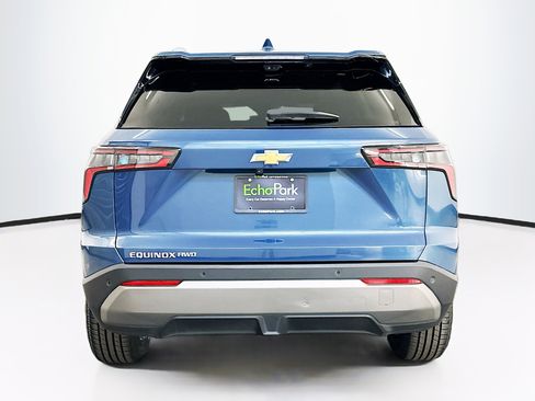 Used 2025 Chevrolet Equinox LT w/ Convenience Package II image 7