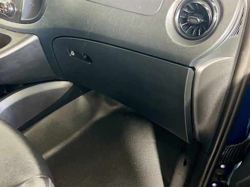 Used 2023 Mercedes-Benz Metris Passenger image 32