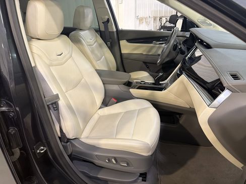 Used 2023 Cadillac XT6 Premium Luxury FWD image 13