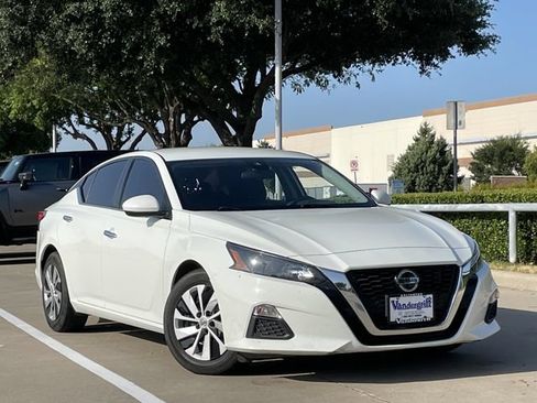 Used 2022 Nissan Altima 2.5 S FWD image 2