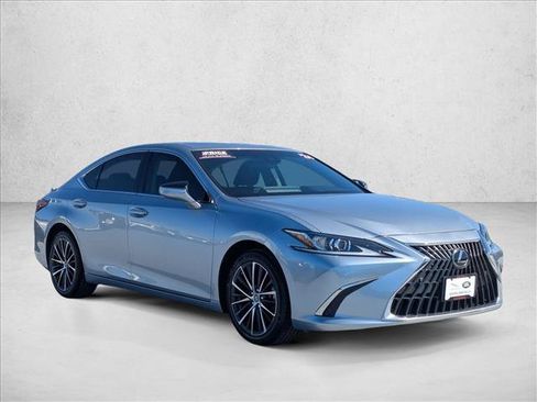 Used 2024 Lexus ES 300h w/ Premium Package FWD image 3