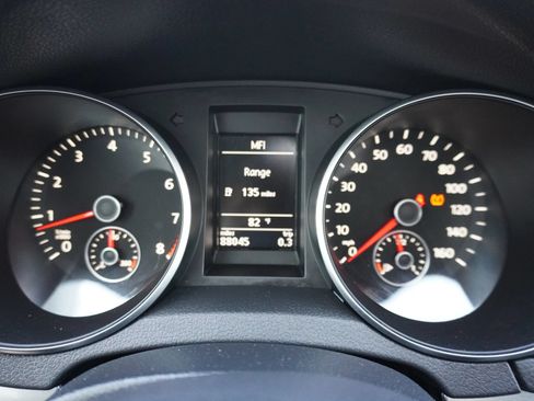 Used 2011 Volkswagen Golf 2-Door FWD image 14