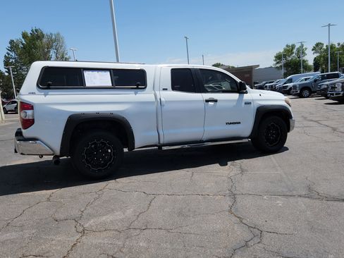 Used 2016 Toyota Tundra SR5 w/ SR5 Upgrade Package AWD/4WD image 10